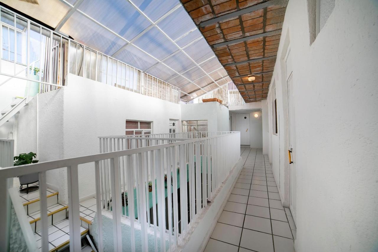Hotel Oyo Jardin Carpio 2*