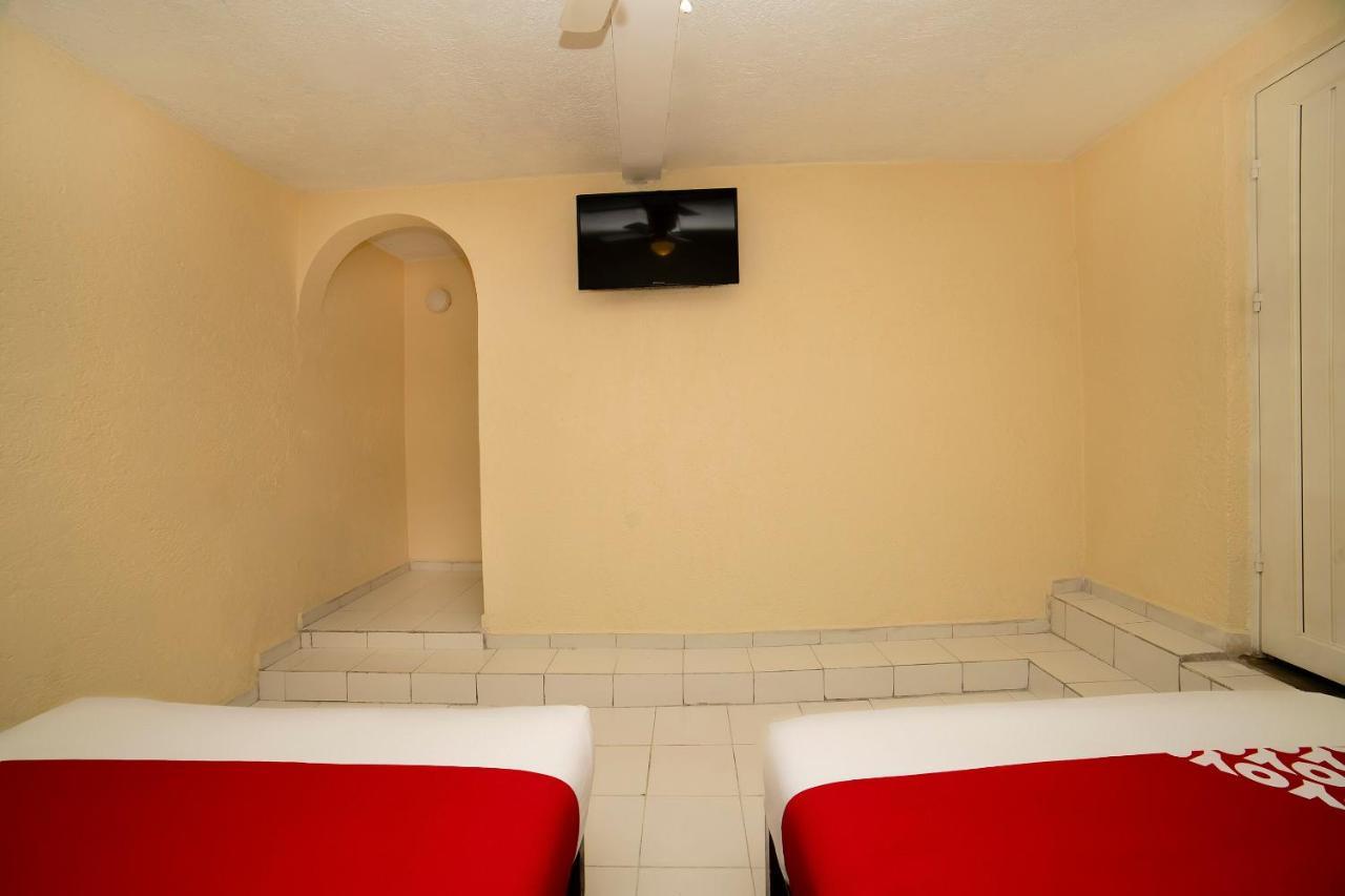 Oyo Jardin Carpio Hotel