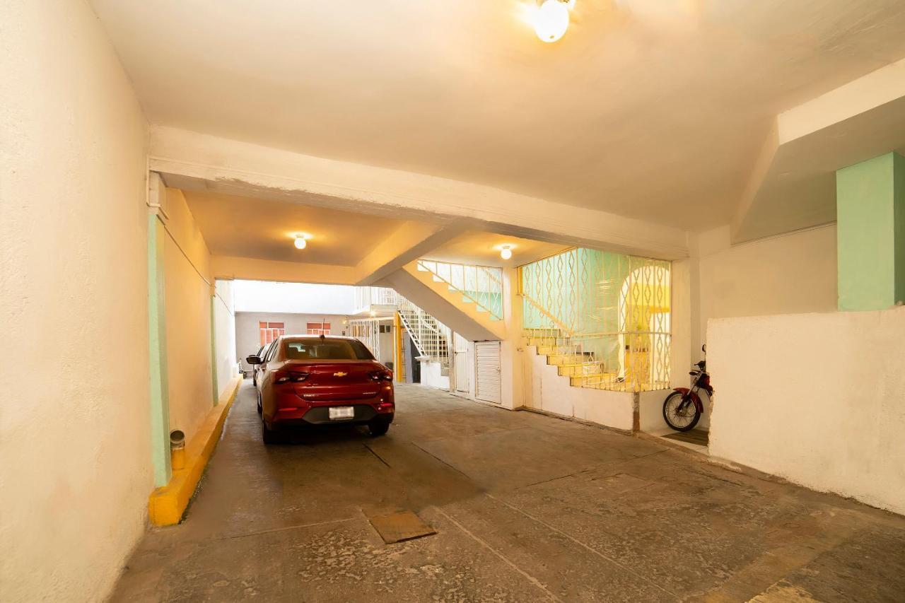 Hotel Oyo Jardin Carpio 2*