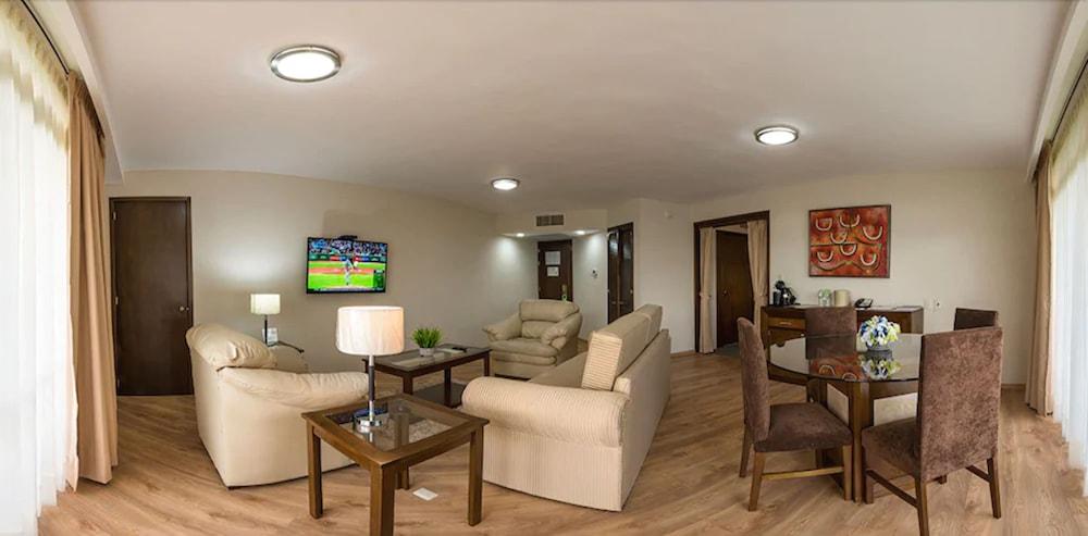 Trojes Hotel 4*