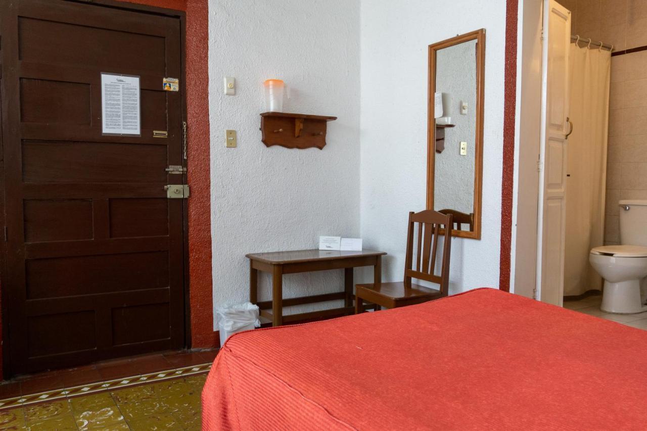 Colonial Hotel 2*