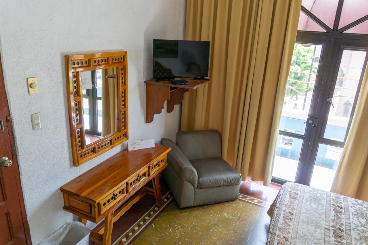Colonial Hotel 2*