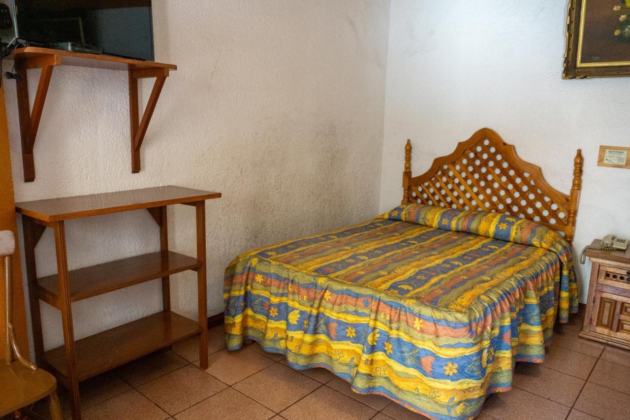 Colonial Hotel 2*