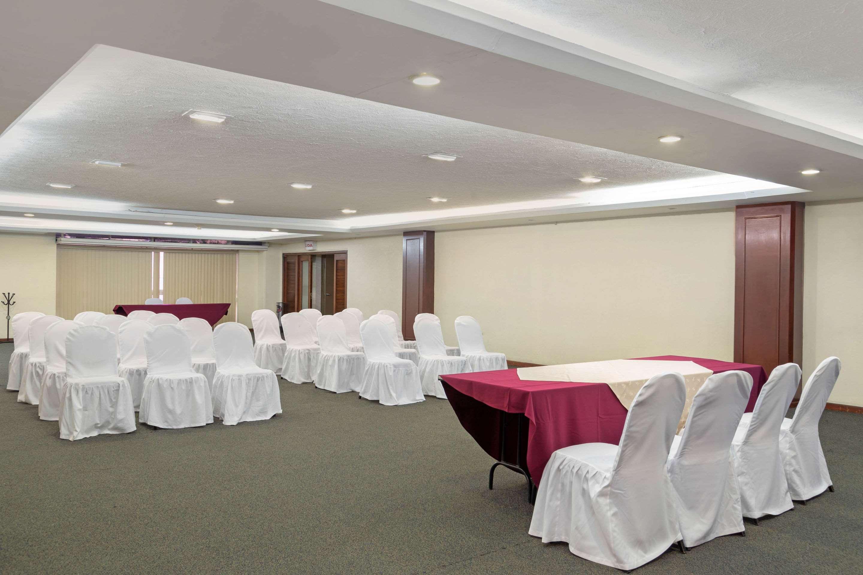 Quality Inn 4*
