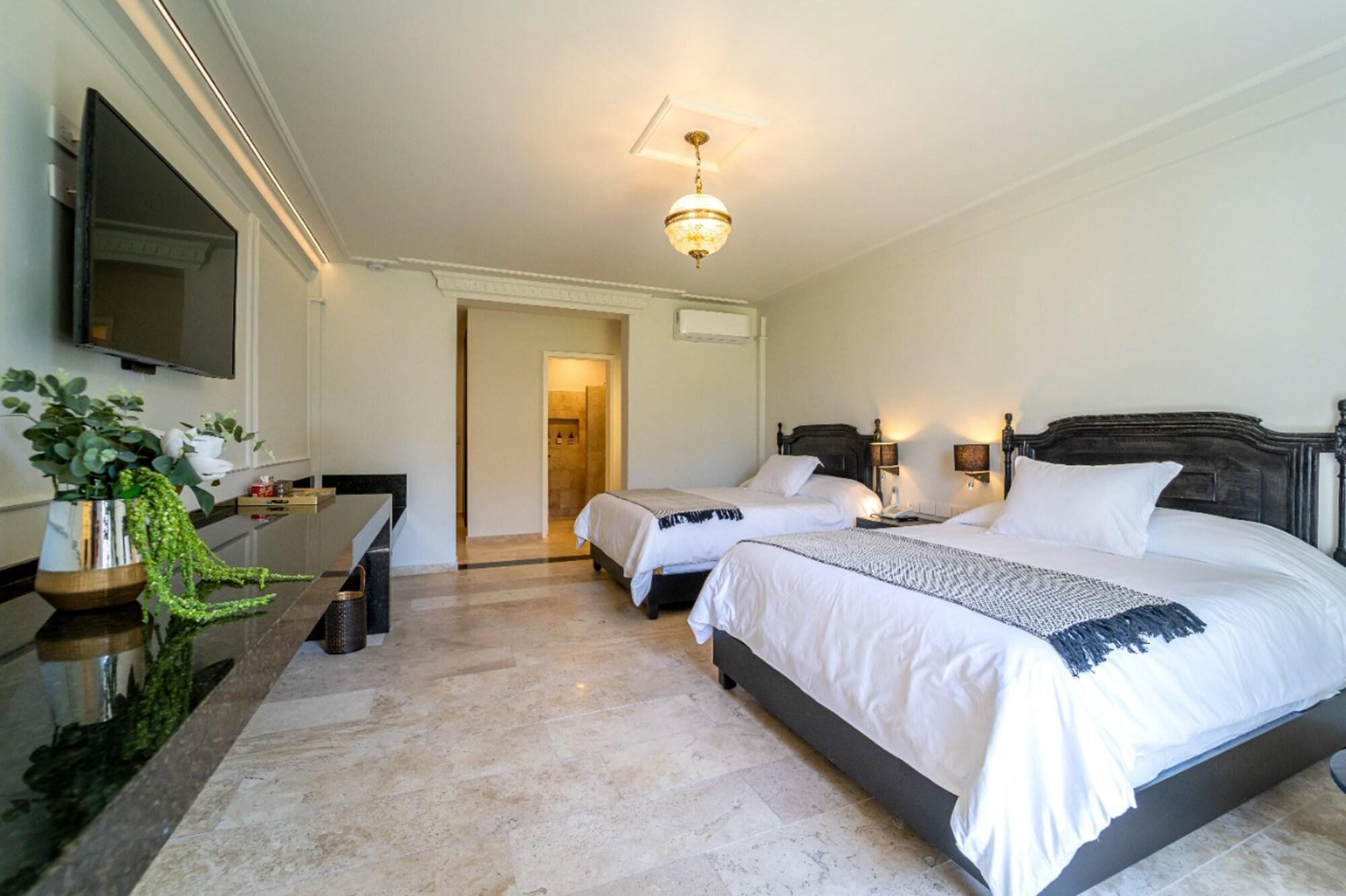 Gran Alameda Hotel