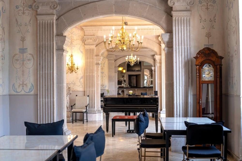 Gran Alameda Hotel 5*