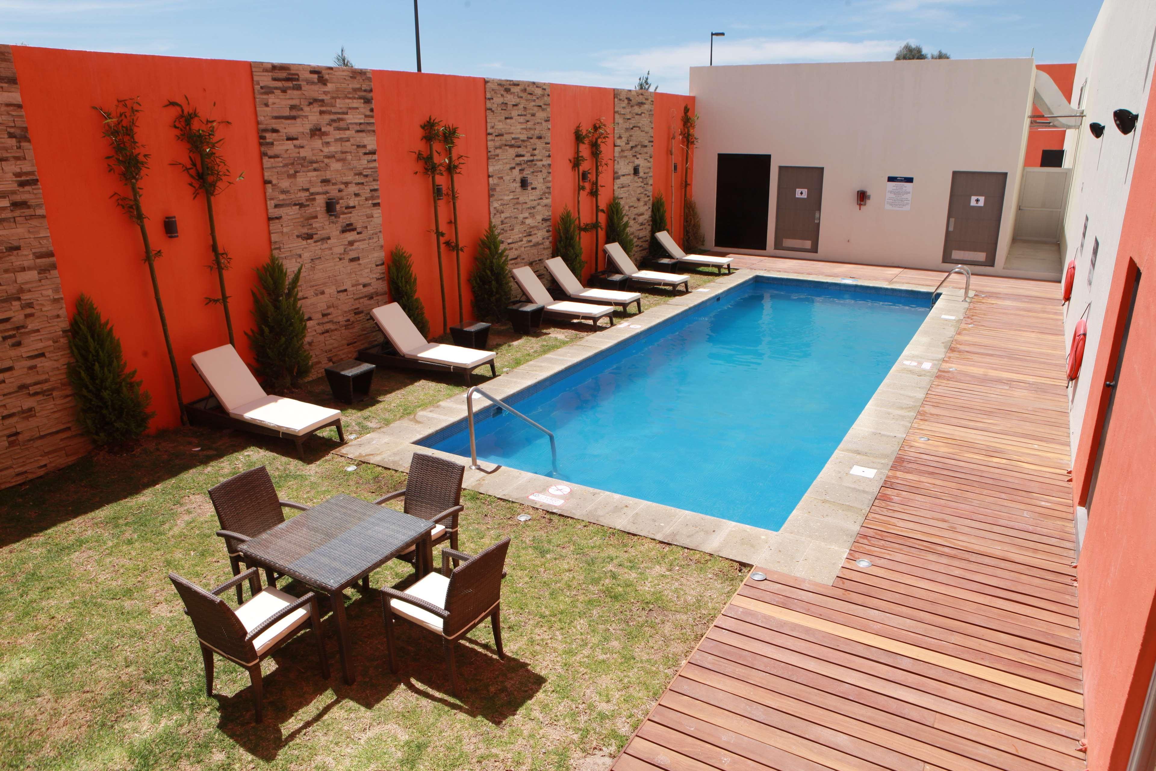 Hampton Inn&suites By Hilton Aeropuerto Hotel 3*