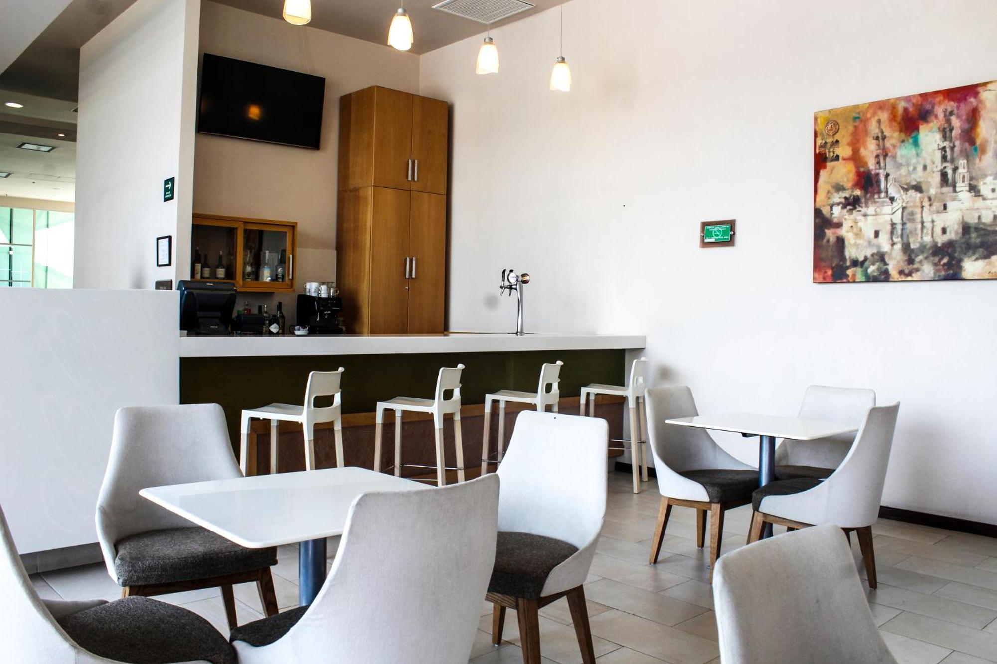 Hotel Hampton Inn&suites By Hilton Aeropuerto