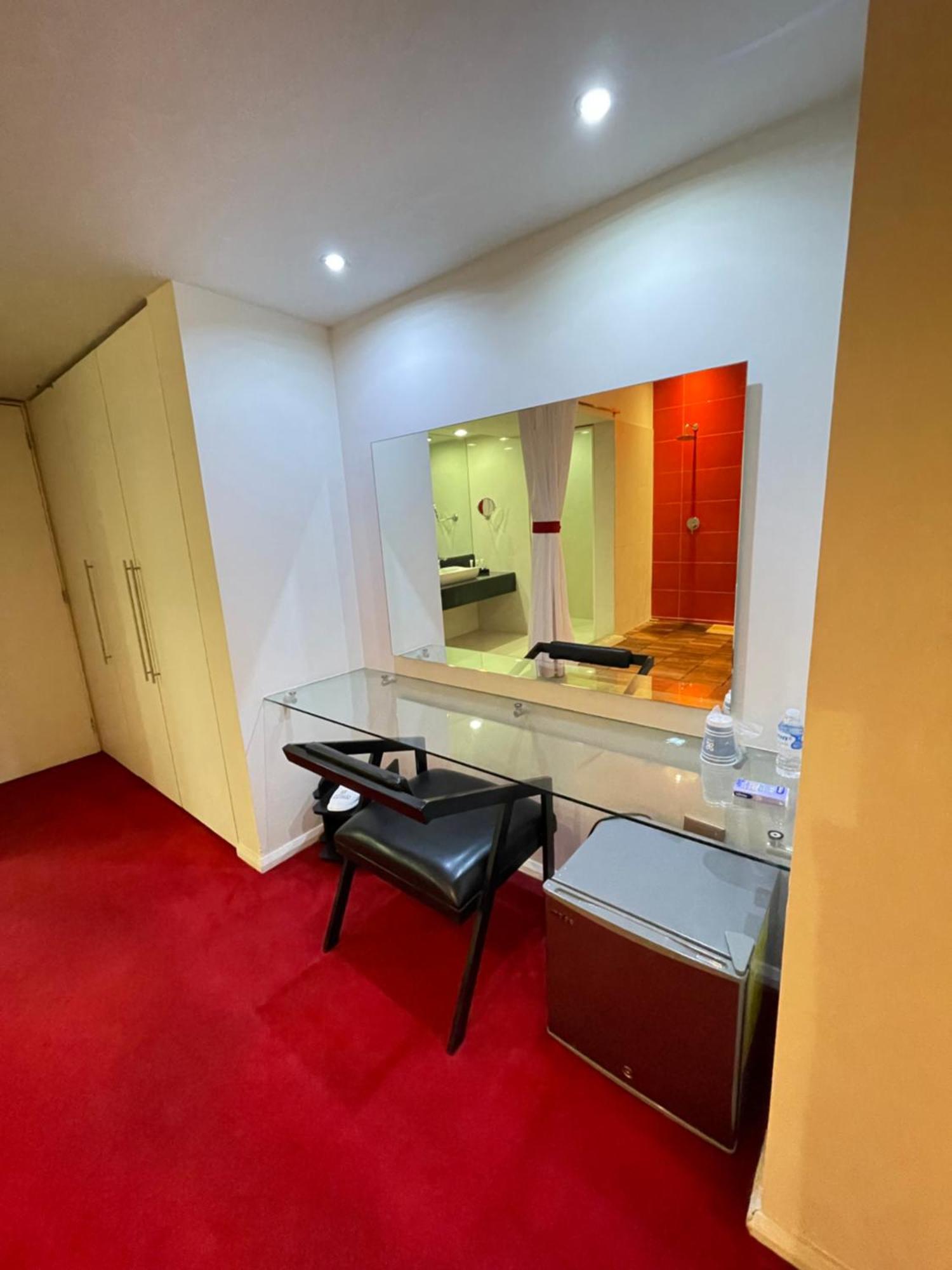 Zujmu Business Boutique 5*