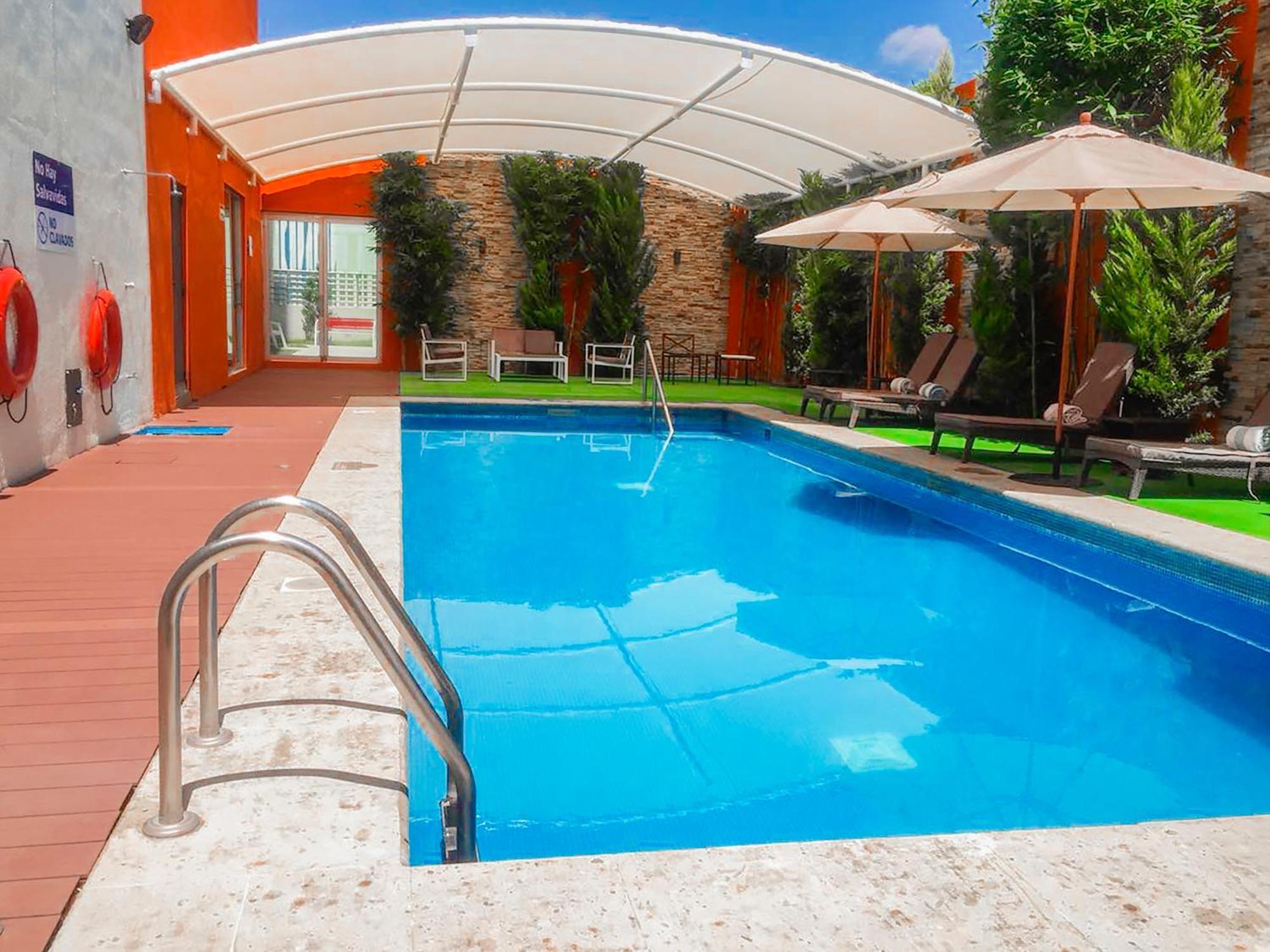 Hampton Inn&suites By Hilton Aeropuerto 3*
