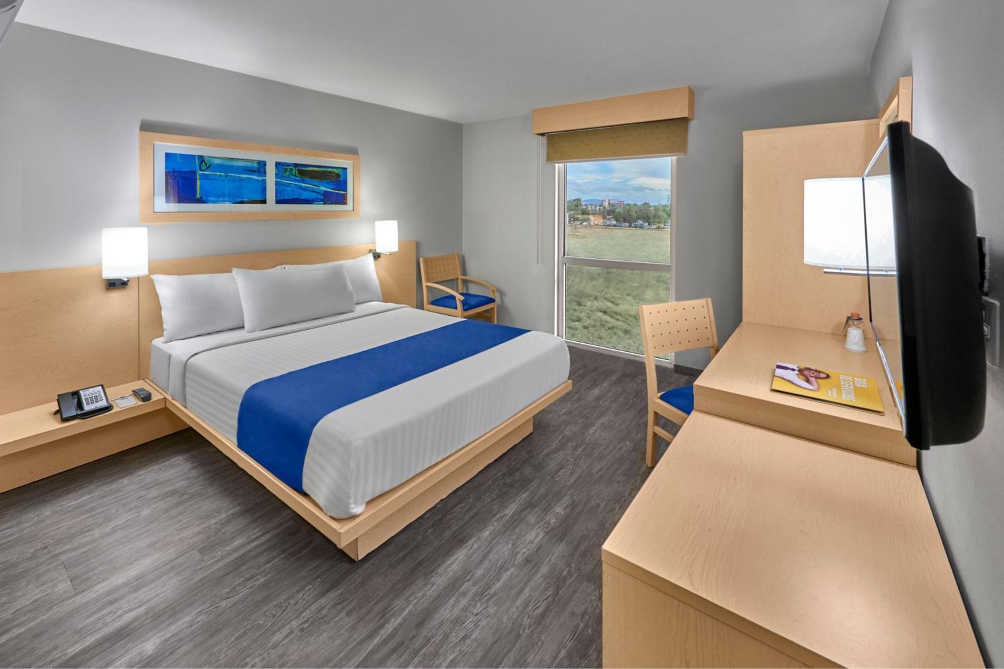 Hotel Express By Marriott Sur