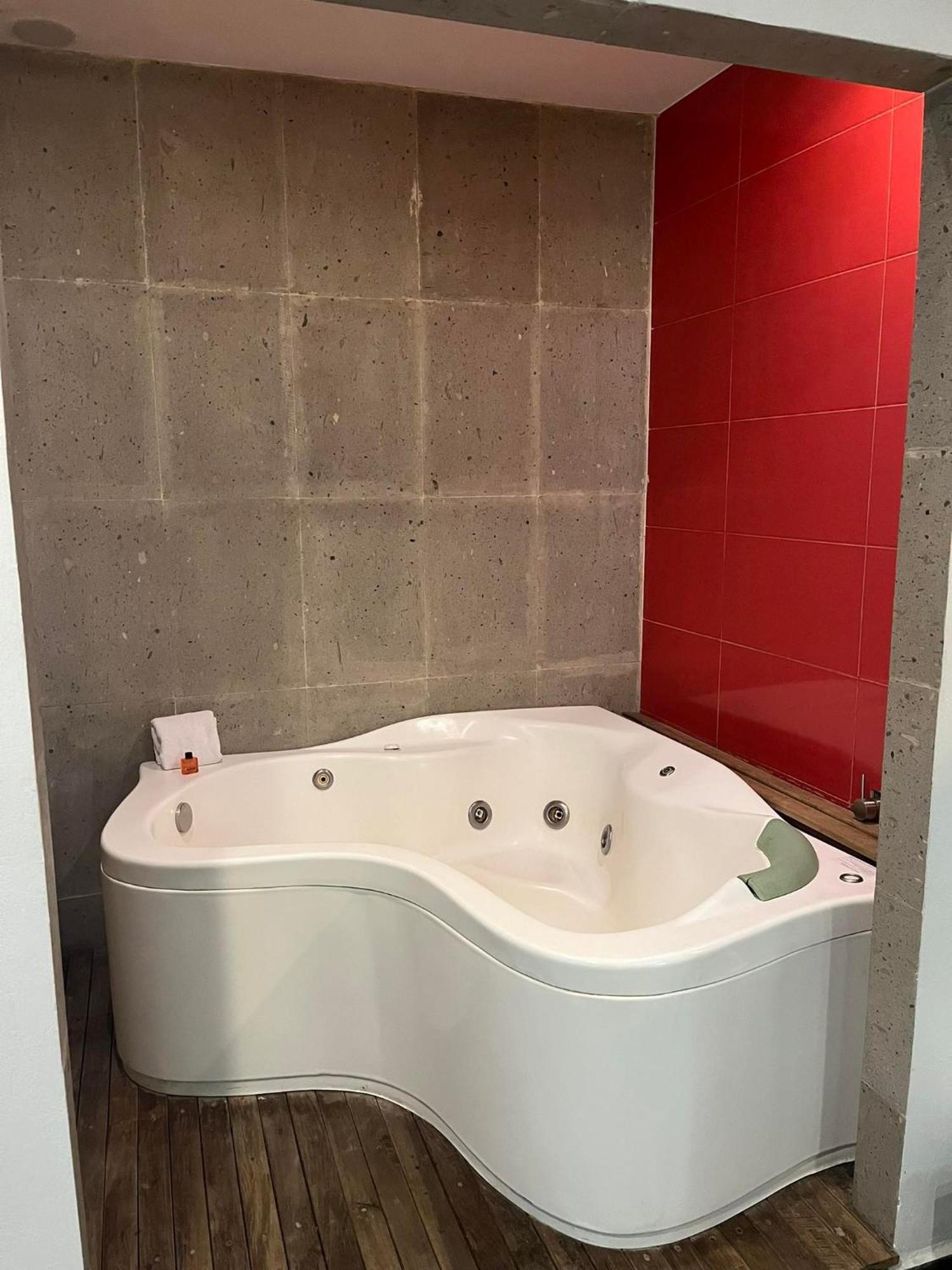 Zujmu Business Boutique Hotel 5*