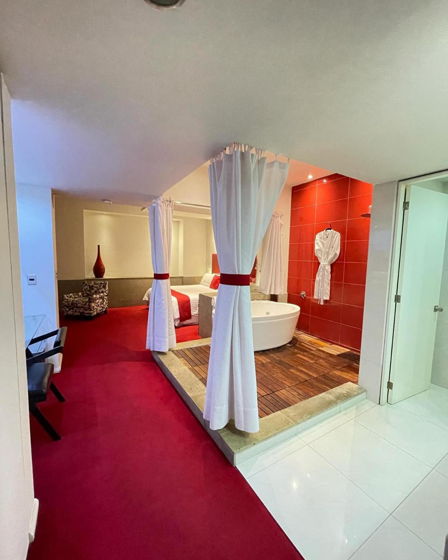 Zujmu Business Boutique 5*