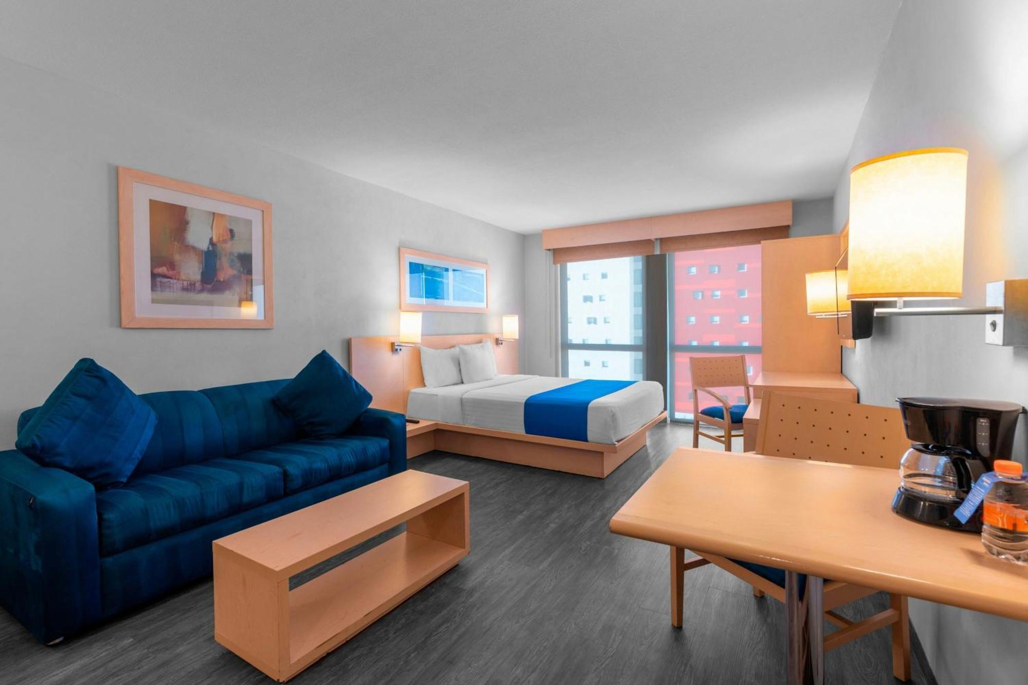 Hotel Express By Marriott Sur