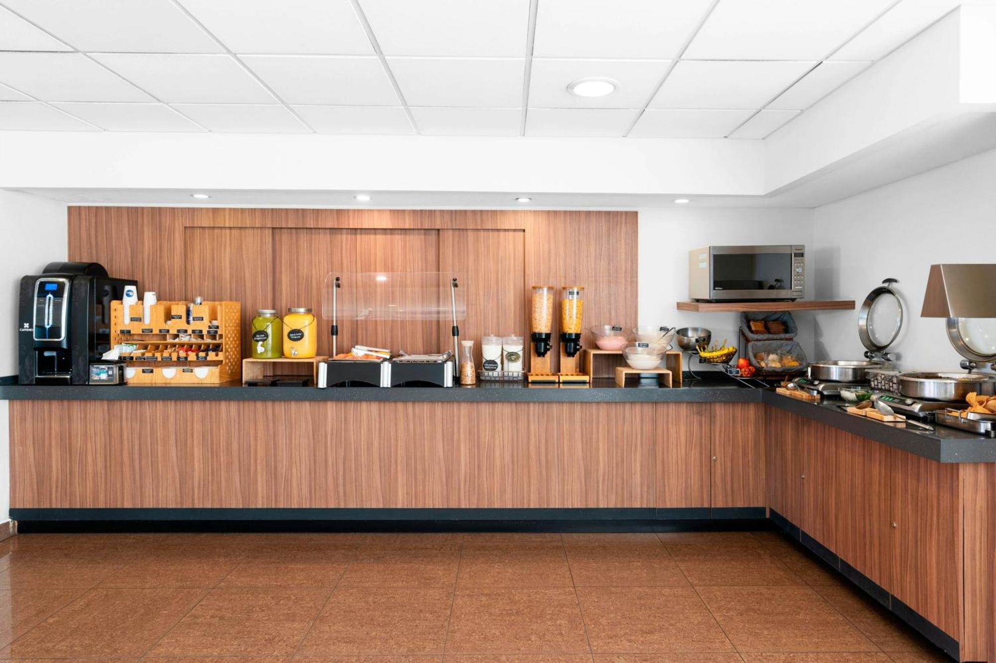 Hotel Express By Marriott Sur 4*