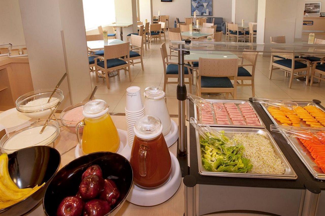 Hotel Express By Marriott Sur 4*