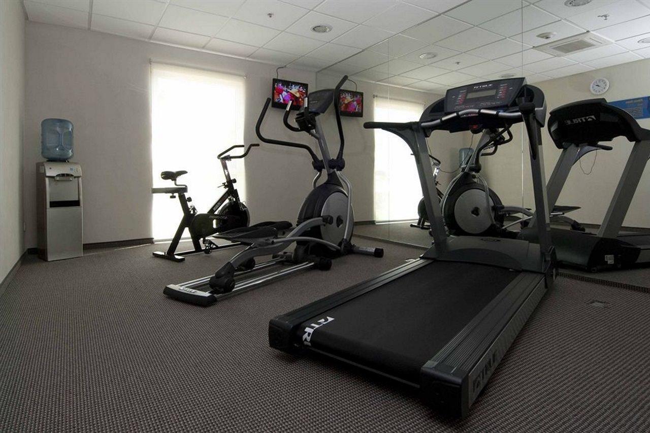 Hotel Express By Marriott Sur