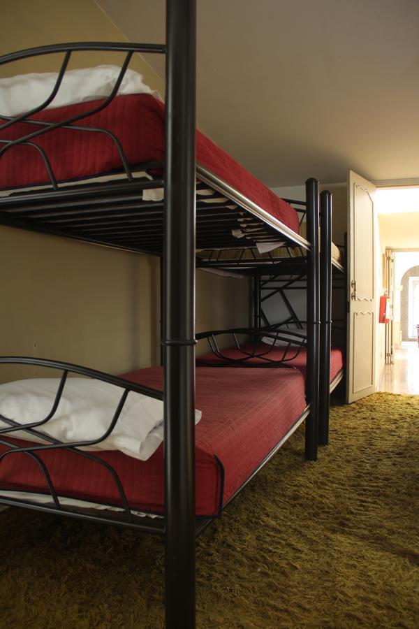 Hostal Allende 304
