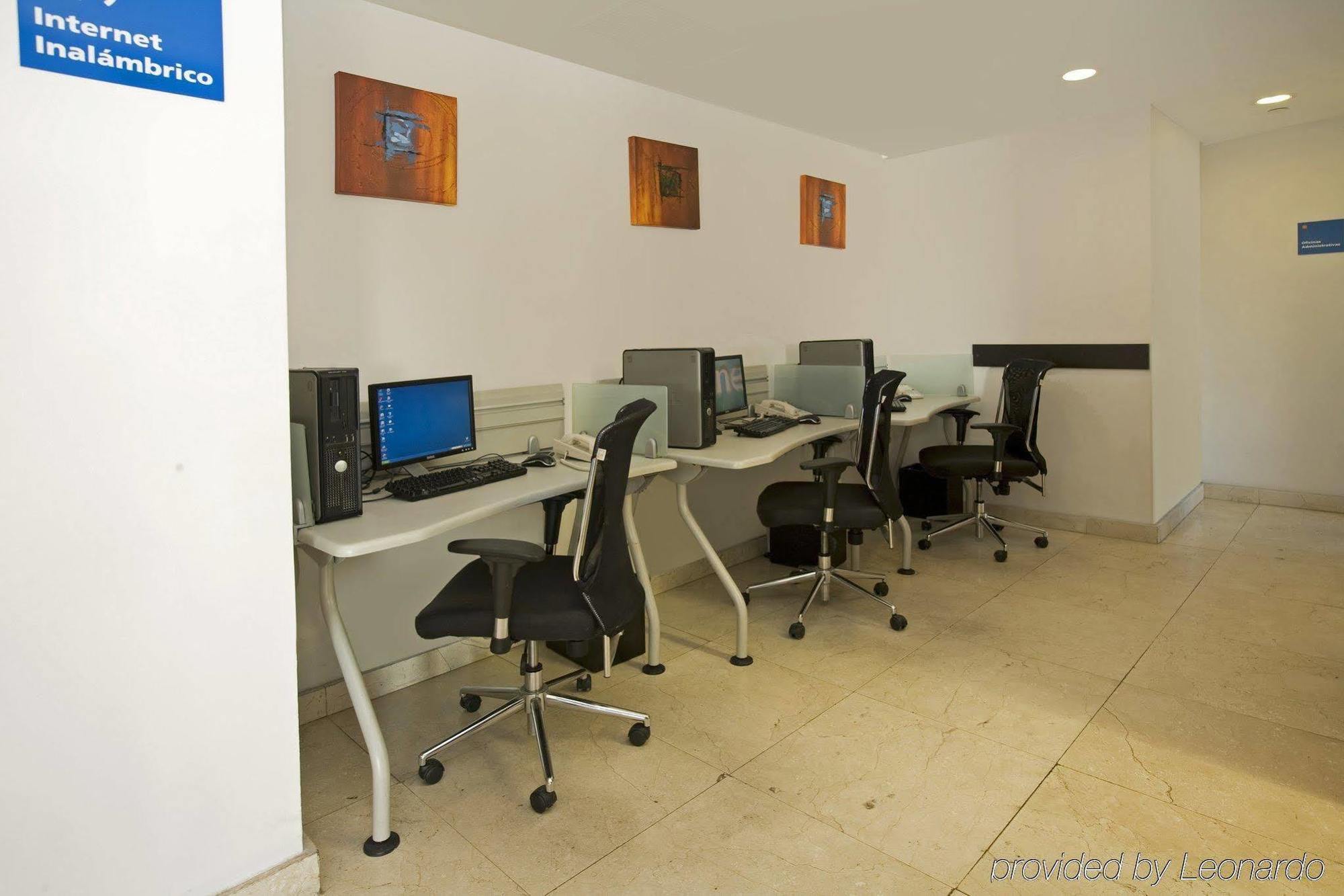 One San Marcos 3*