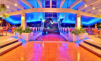 Trojes Hotel 4*