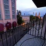 Front Vista