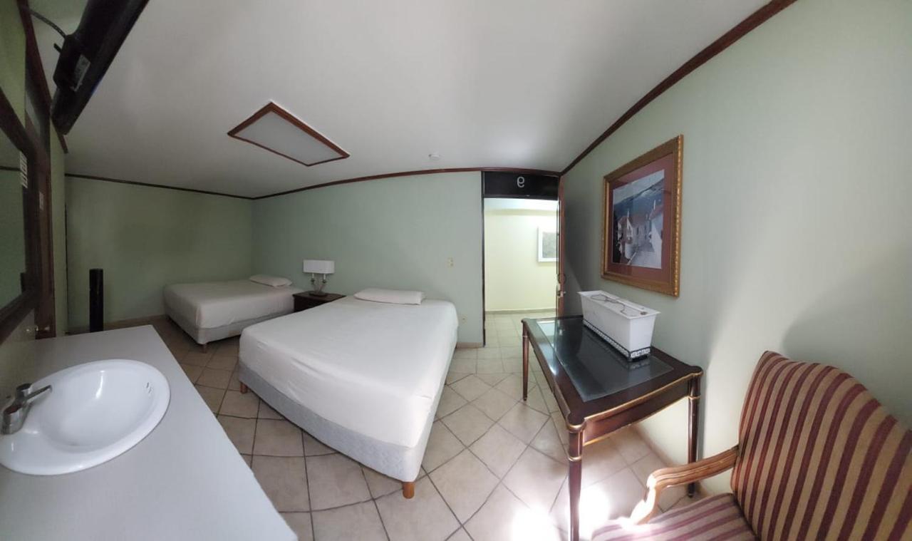El Cortes Hotel