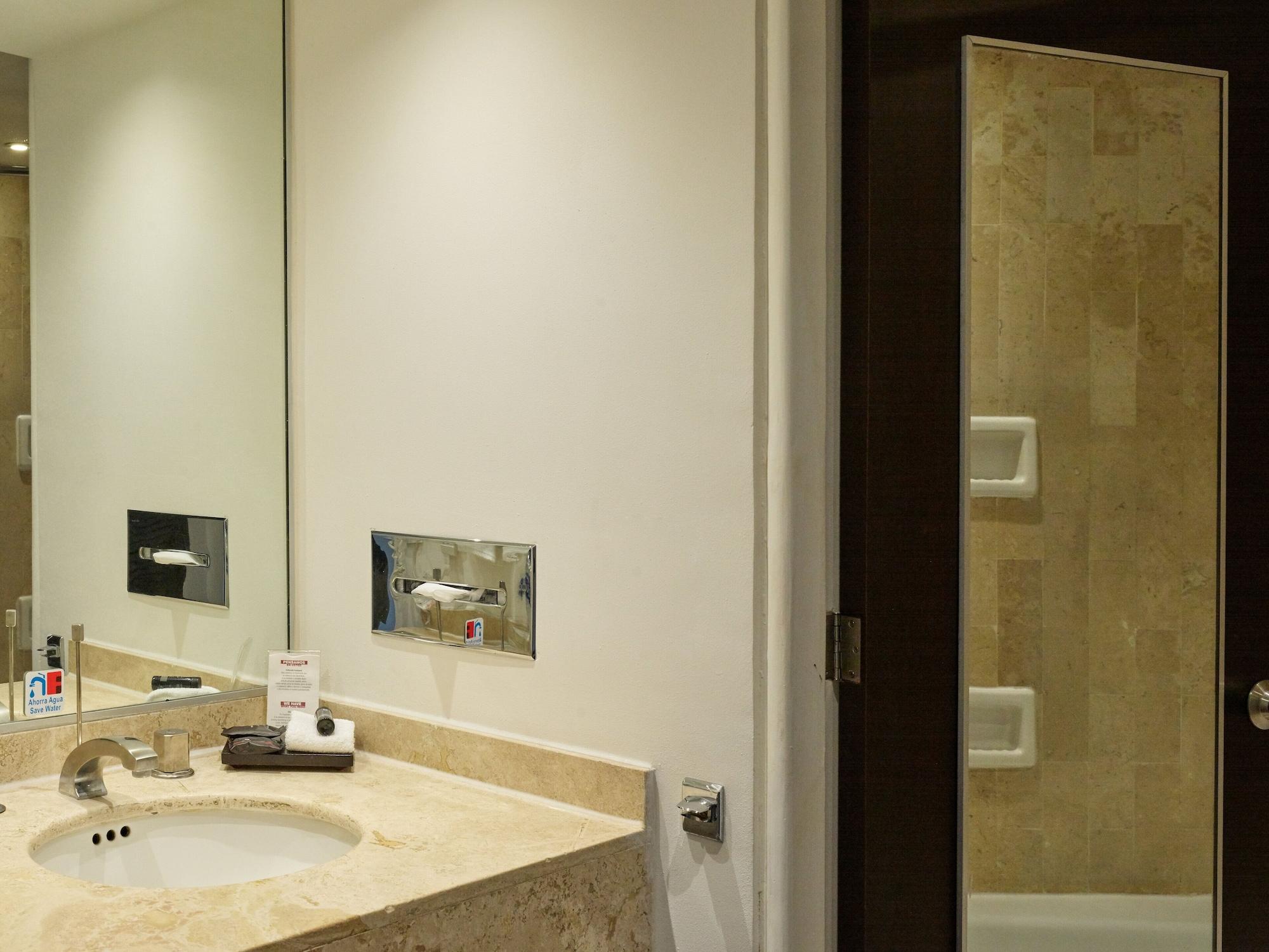 Fiesta Hotel 4*