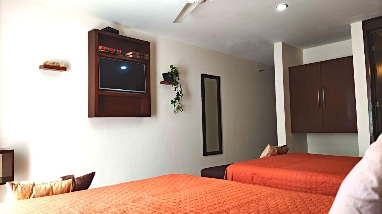 Del Carmen Hotel