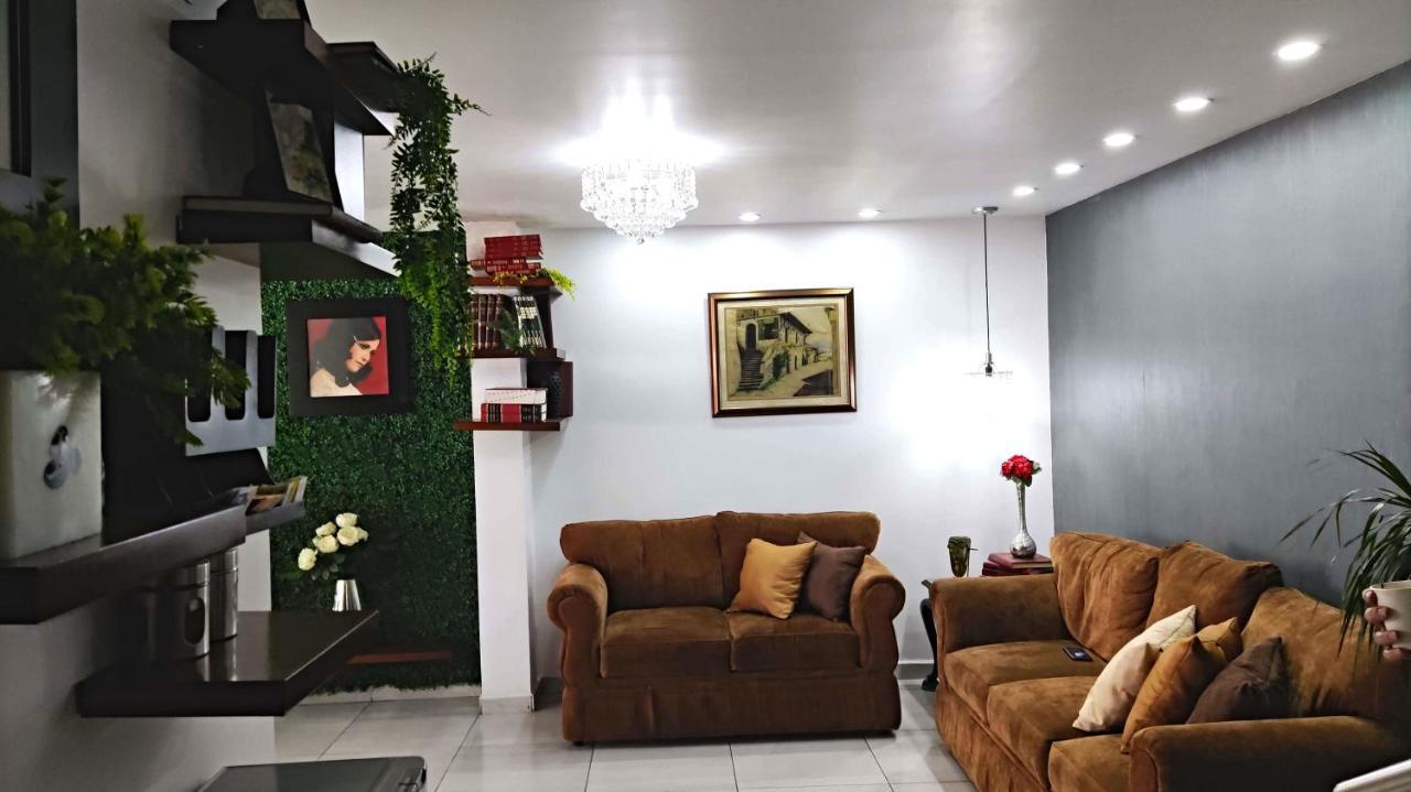 Del Carmen Hotel