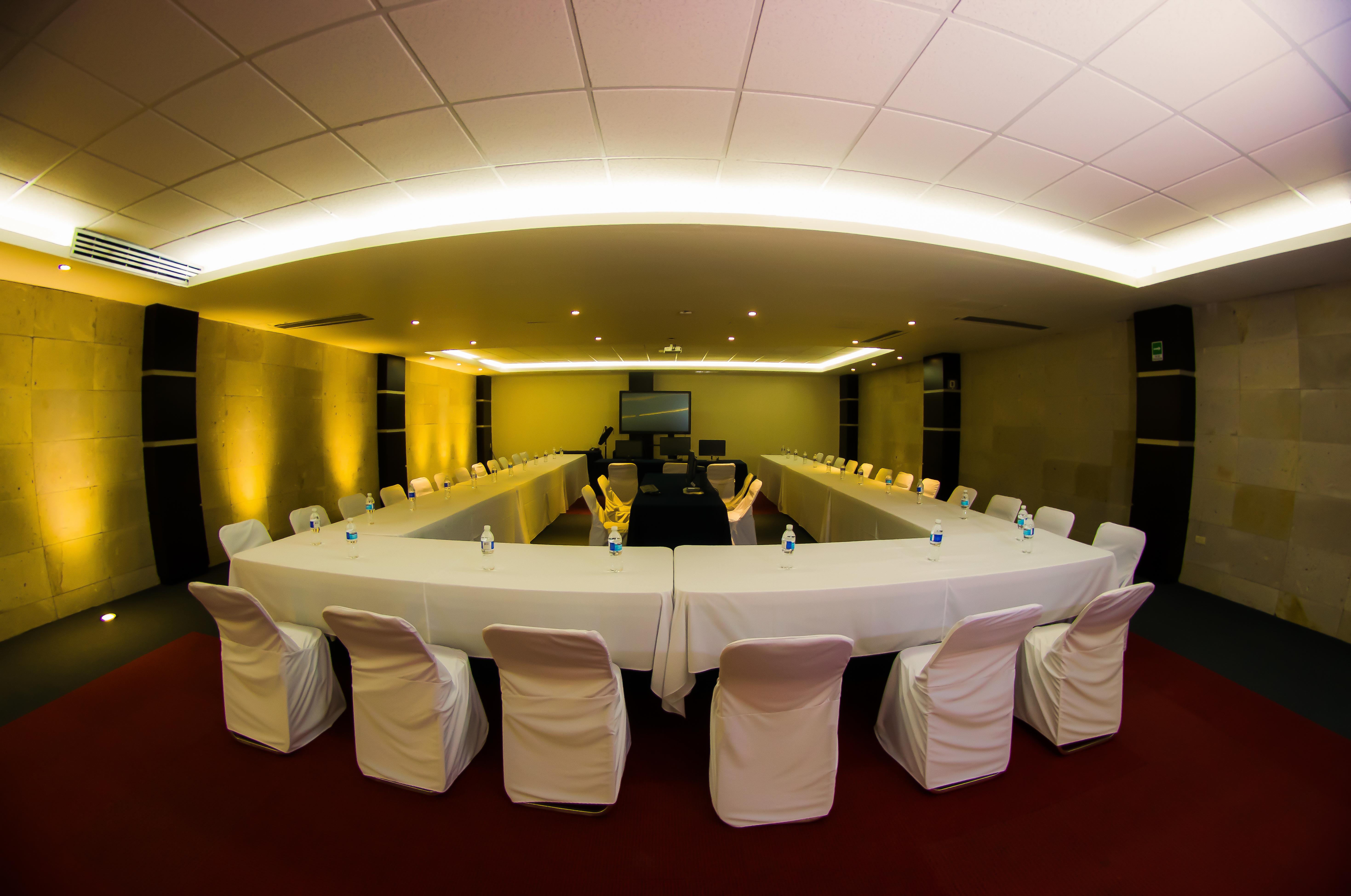 Wyndham Garden Hotel&casino 4*