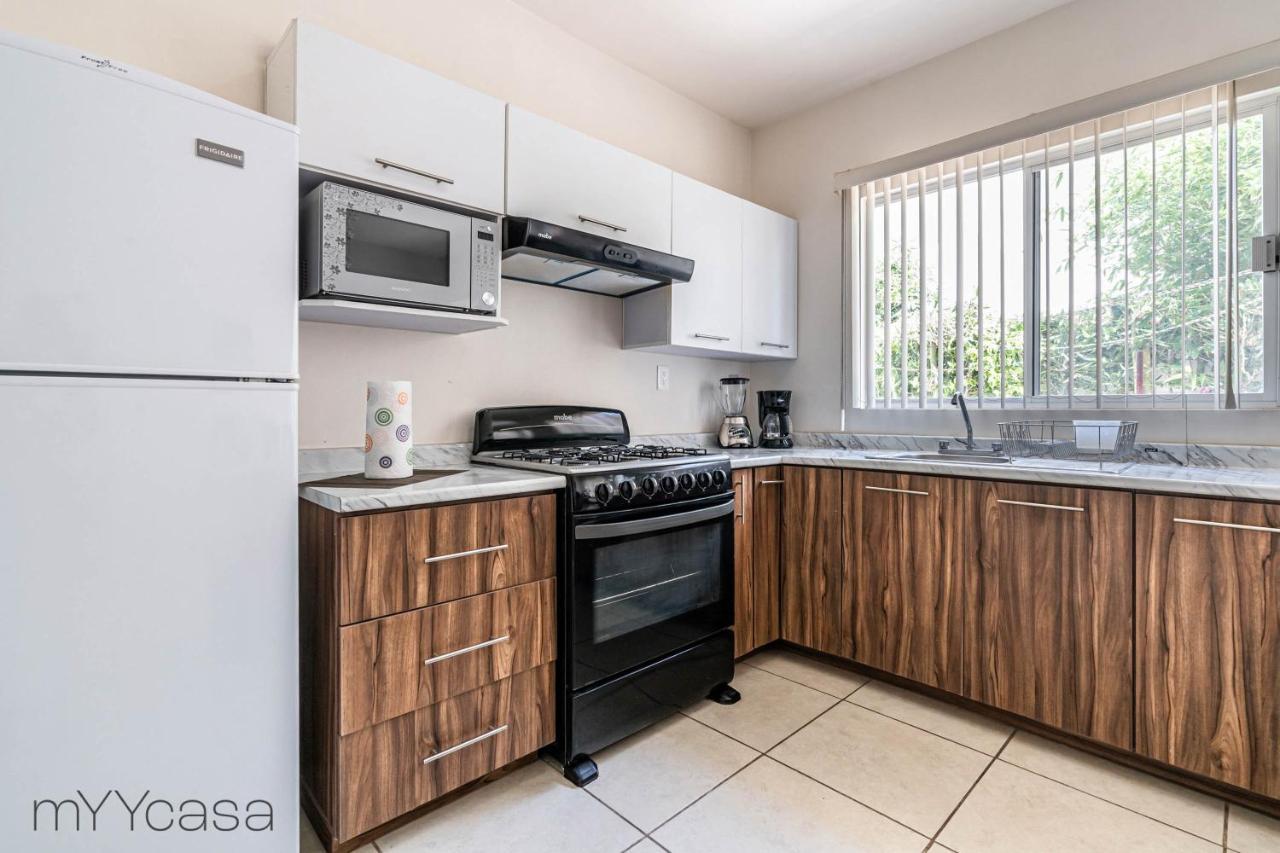 Сasa de vacaciones Espaciosa Casa Moderna C/ Patio Privado