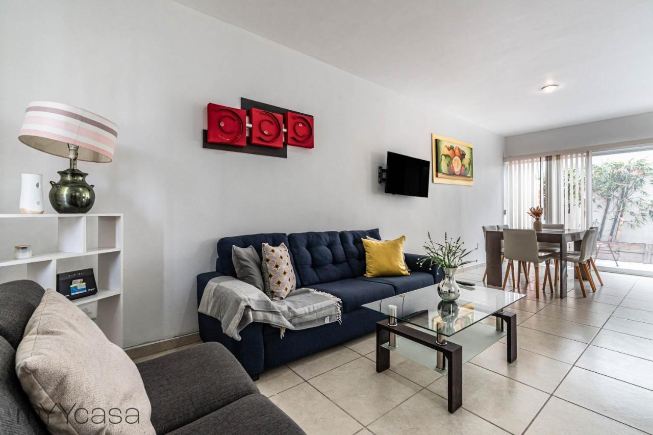 Comoda Casa C/ Patio Privado En Сasa de vacaciones