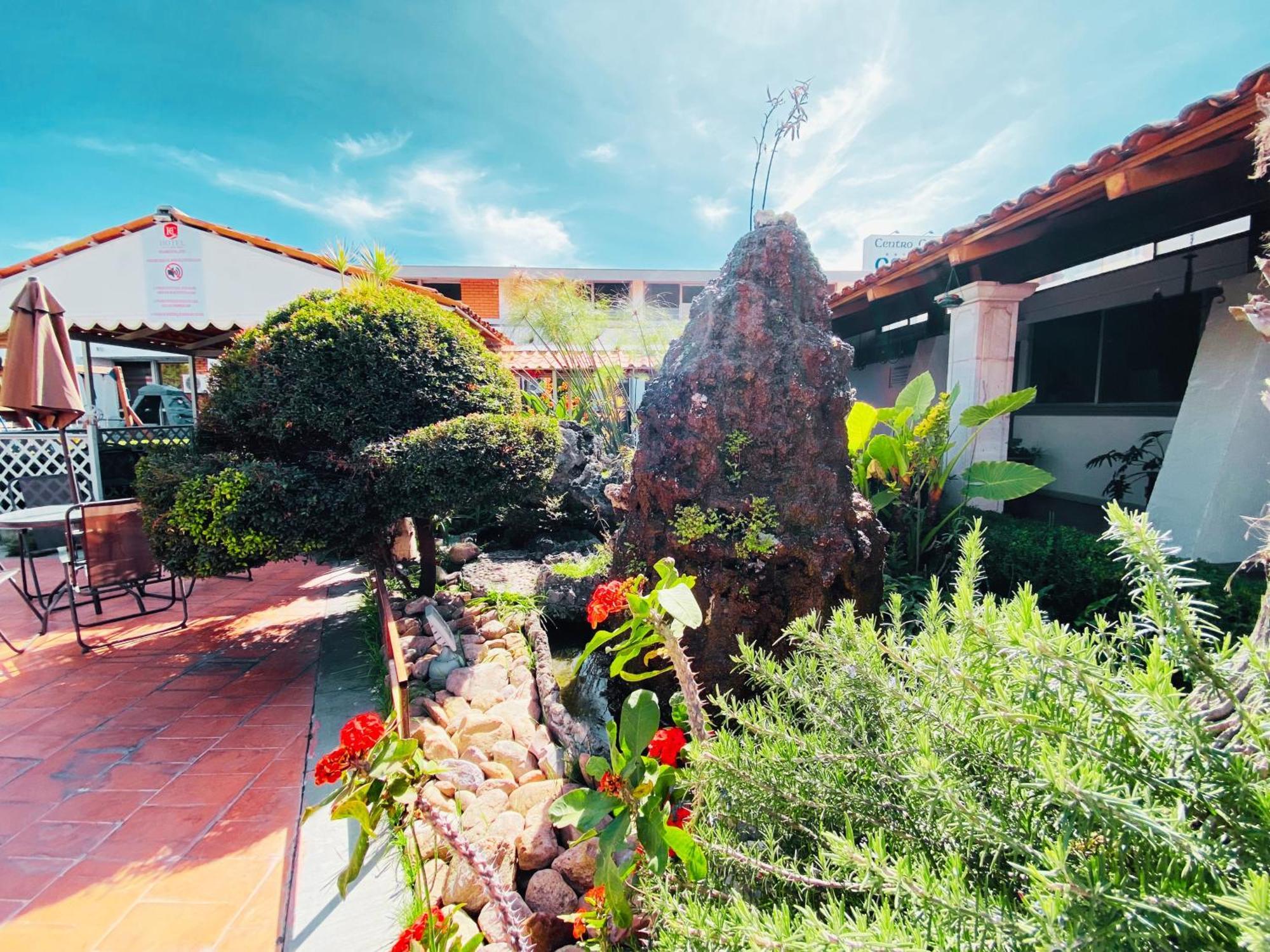 La Cascada Hotel