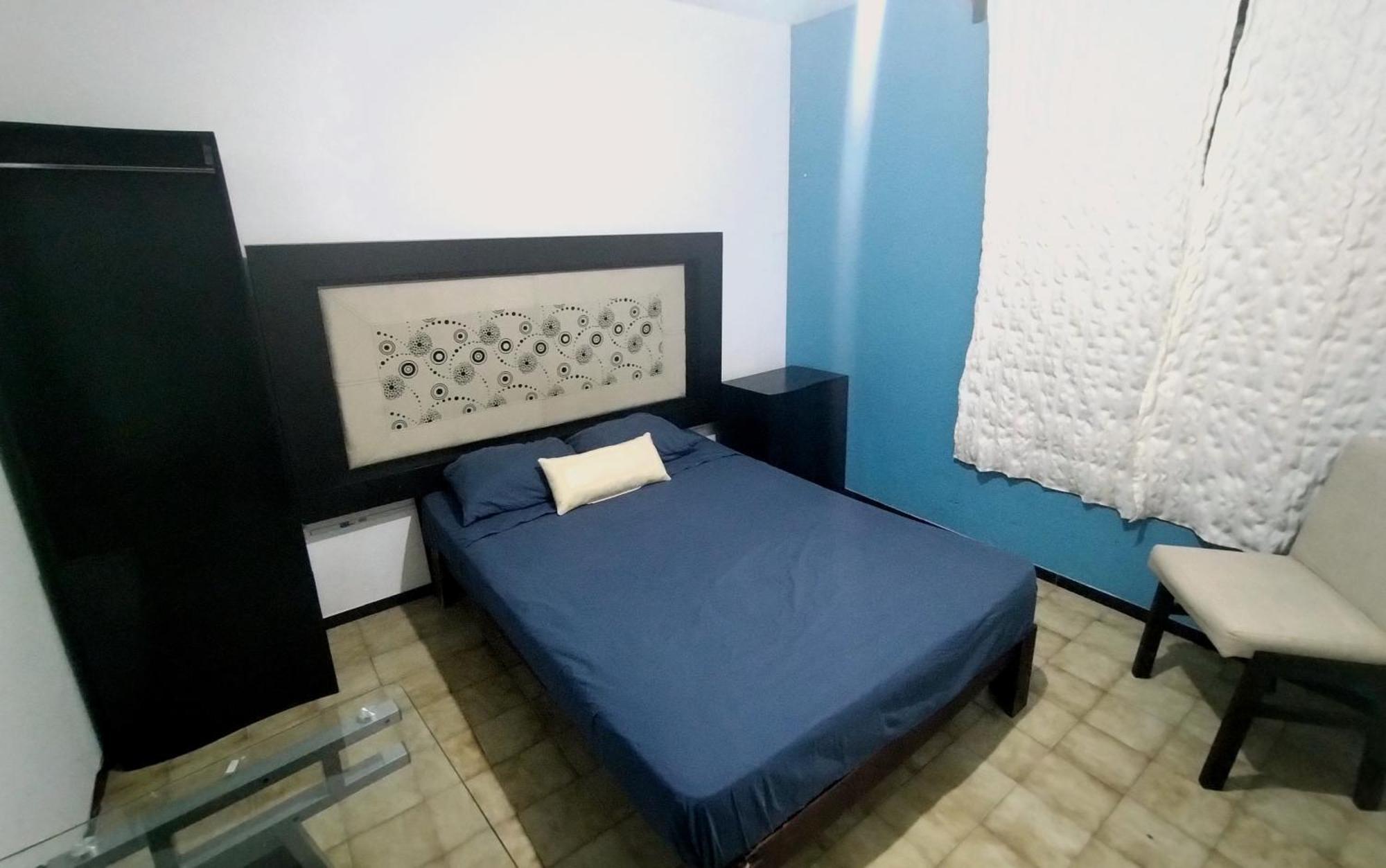 Casa De Huespedes, Casa Sol, Grupos *