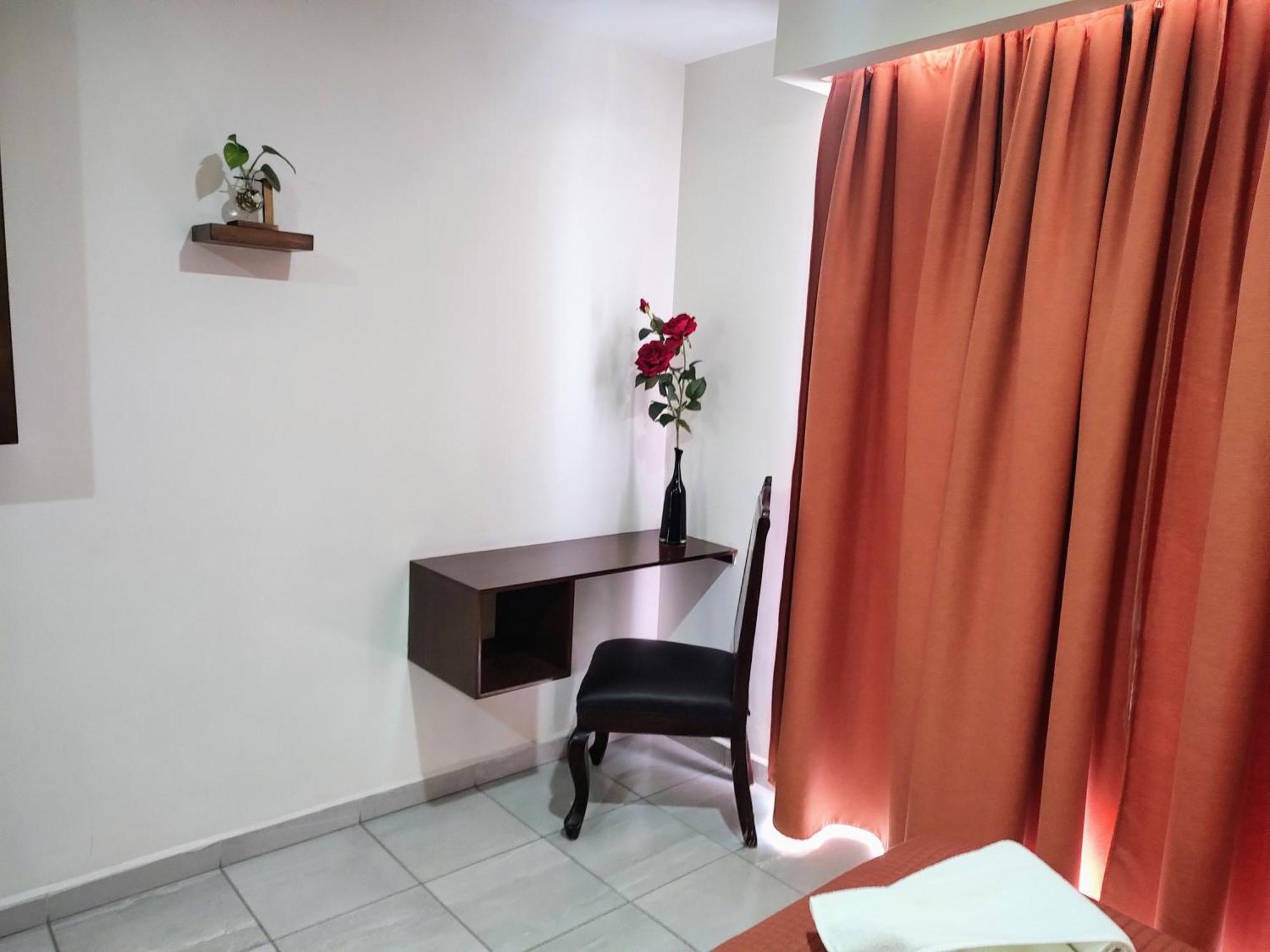 Del Carmen Hotel 2*