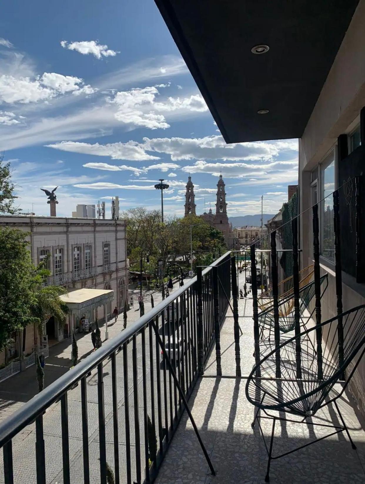 Front Vista *