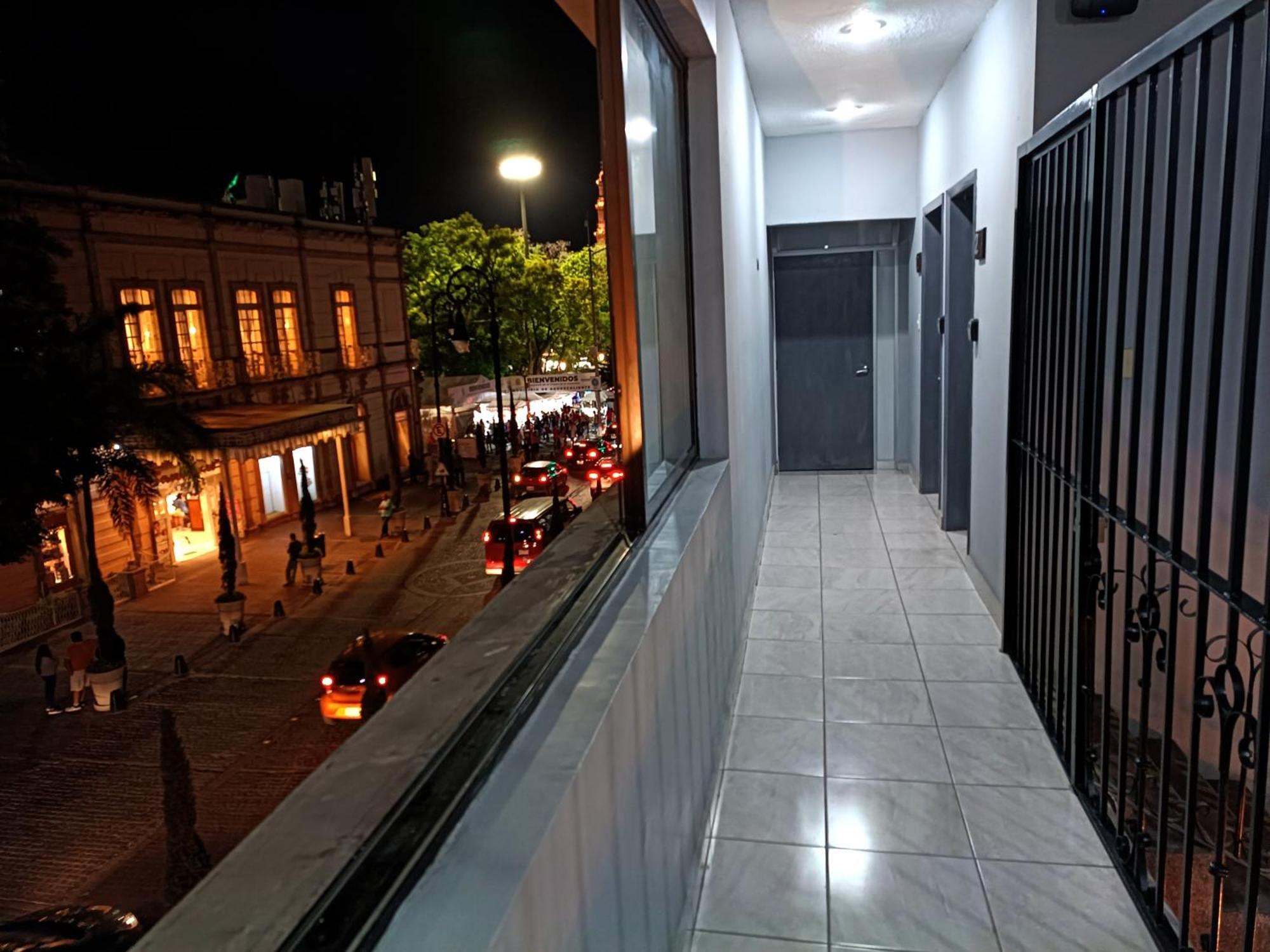 Front Vista Hotel cápsula Aguascalientes