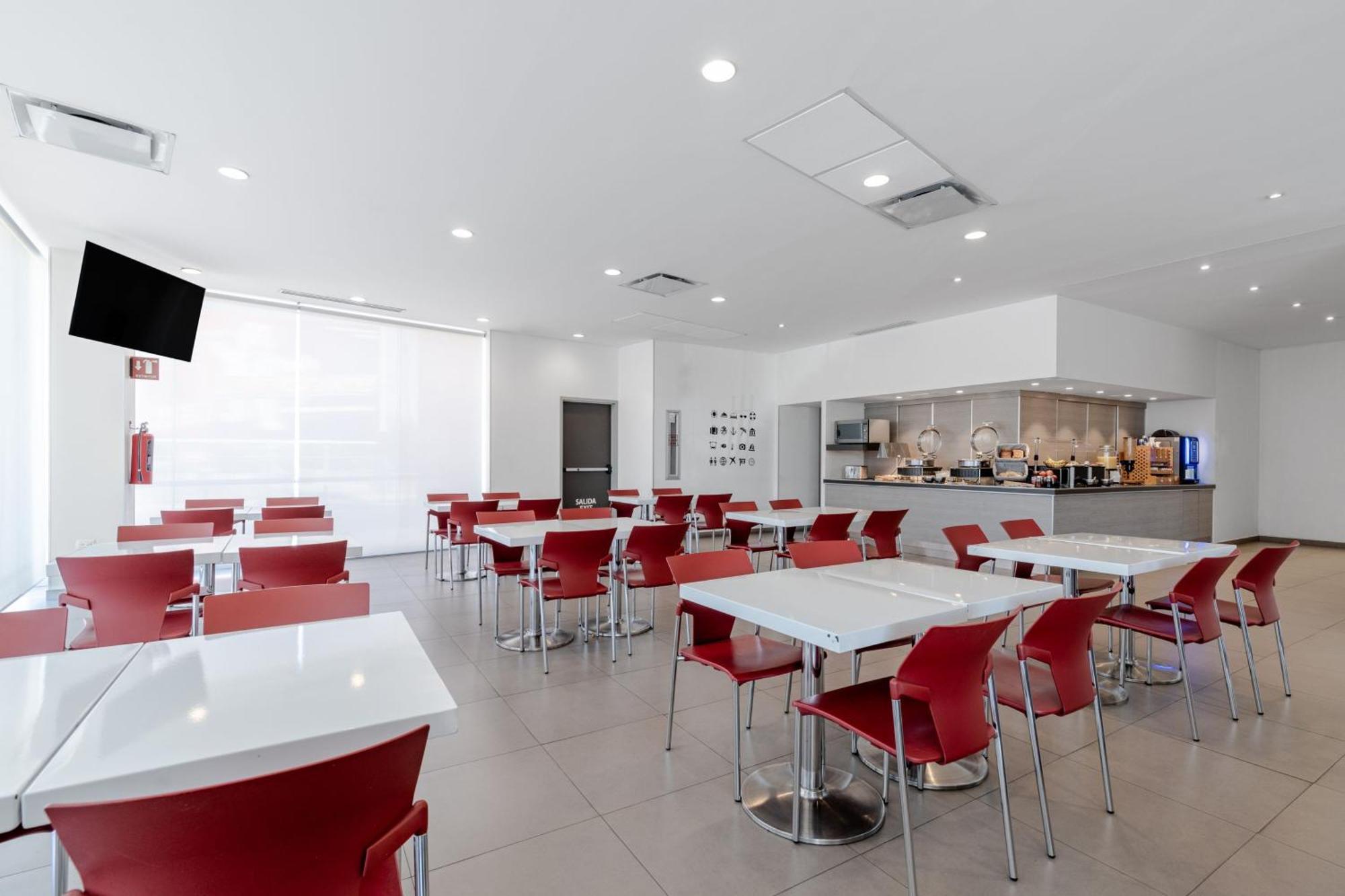 Hotel Express Junior Centro Aguascalientes