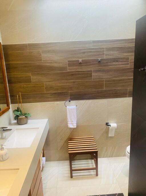 Casa Al Norte Moderna Impecable Ejecutiva Y Familiar Сasa de vacaciones