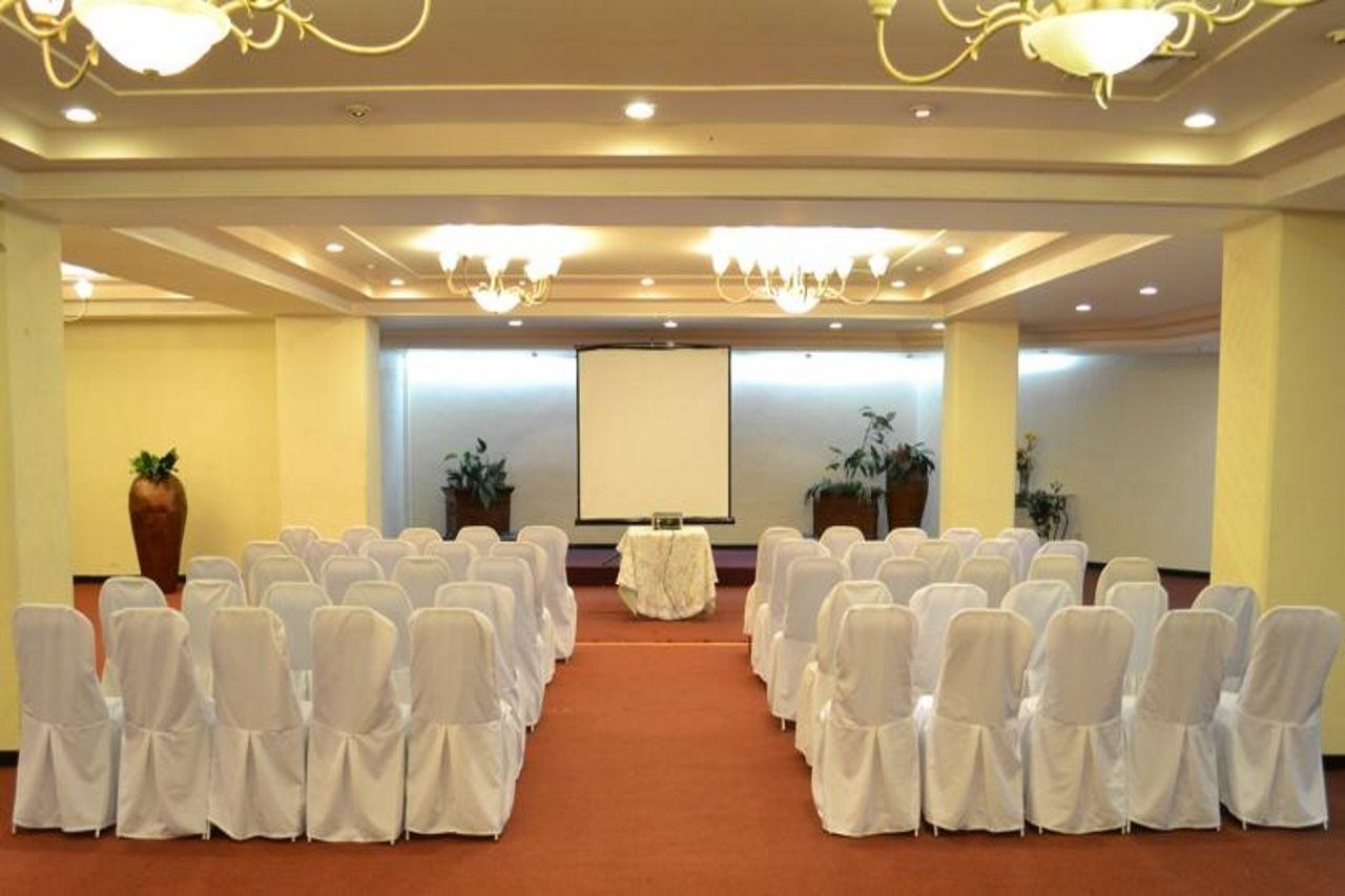 Aranzazu Plaza Kristal Hotel