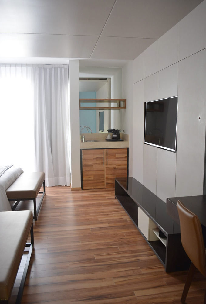 Alesia Boutique & 3*