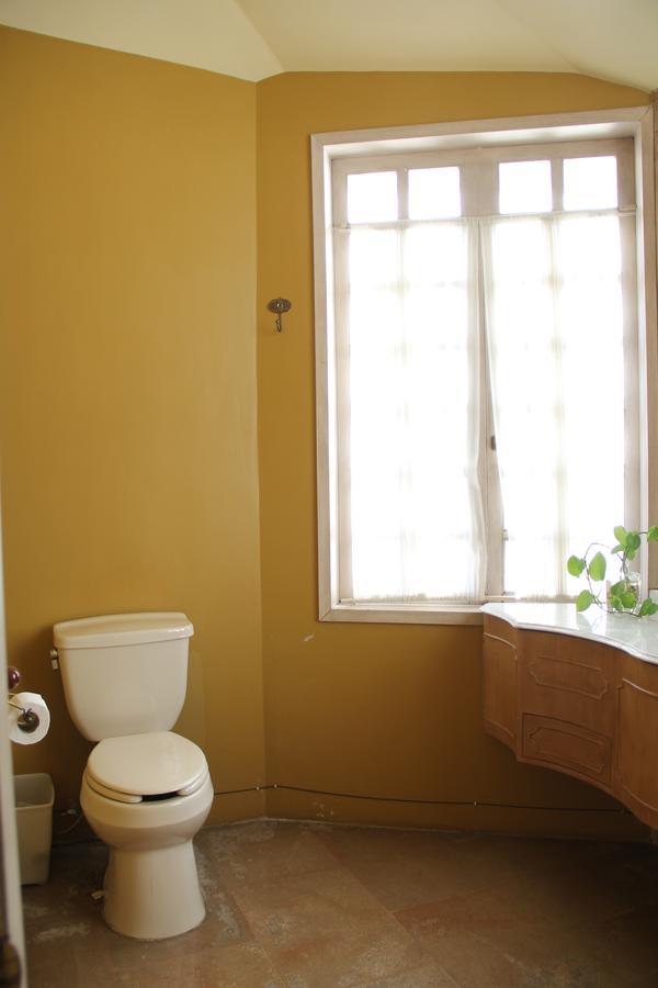 Hostal Allende 304 *