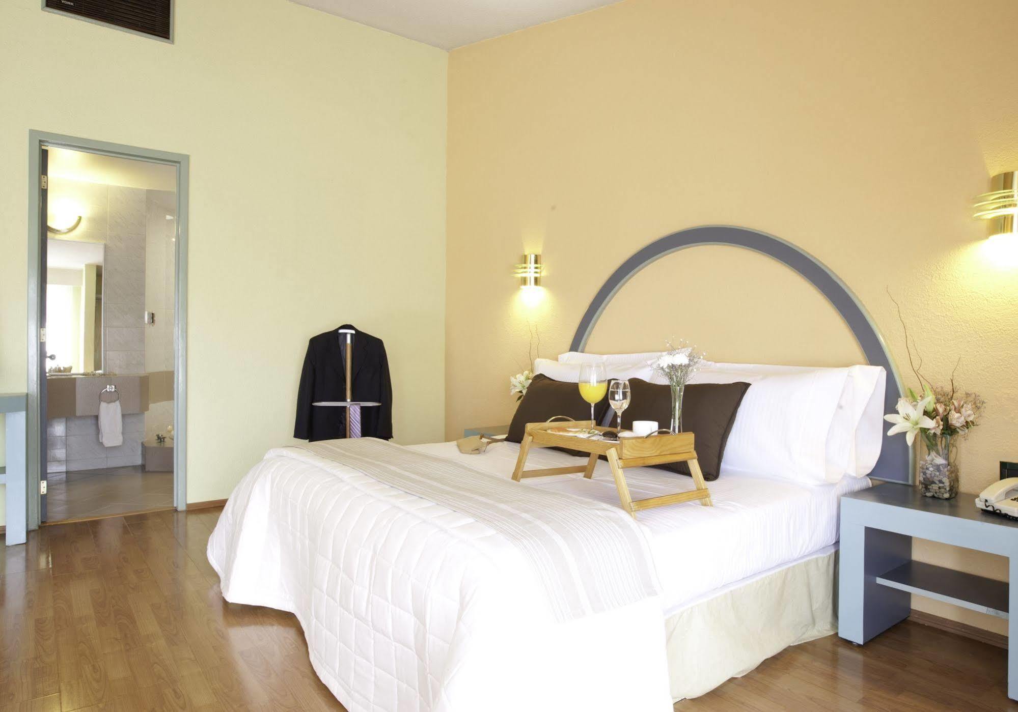 Mision Express Zona Norte Hotel 3*